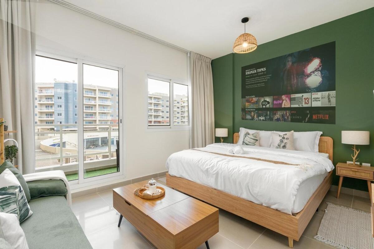 Nature-themed With 4k Projector Apartment